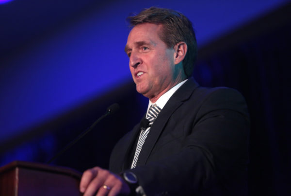 Will Jeff Flake’s Call For A GOP Break With Trump Gain Traction In Texas?