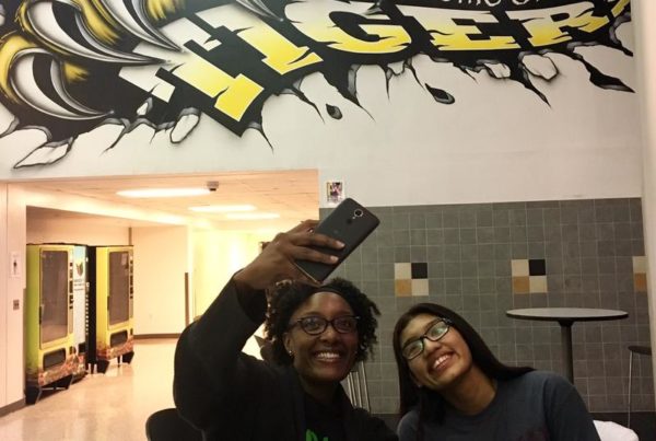Dallas Mentoring Program Embraces Texting, Social Media To Stay Connected With Mentees