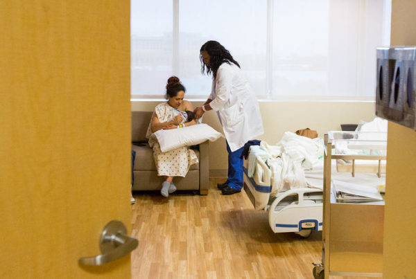 Texas Lawmakers Split Over How Long To Extend Medicaid Health Coverage For New Mothers