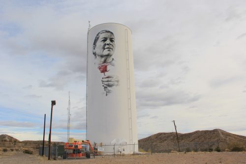 ‘Welcoming’ Abuela Mural Watches Over Texas-Mexico Border