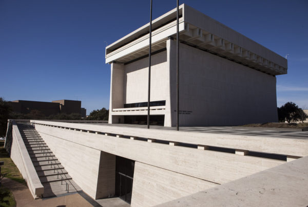 From Library Closures To Harvey Recovery Delays, Texas Deals With The Ongoing Government Shutdown