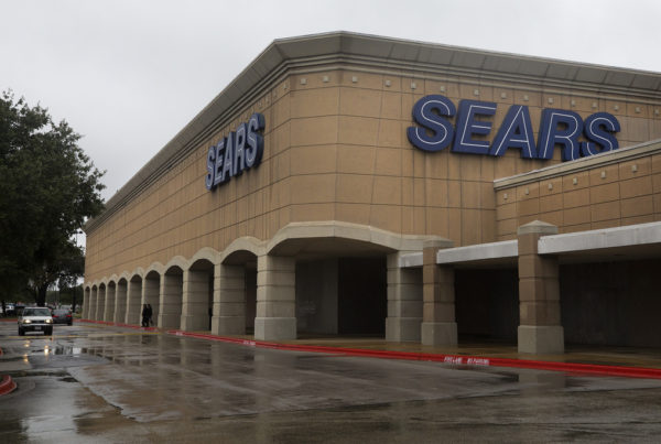 Retailers Are Moving Toward Storefront-Online Hybrids To Keep Afloat In A Sinking Market