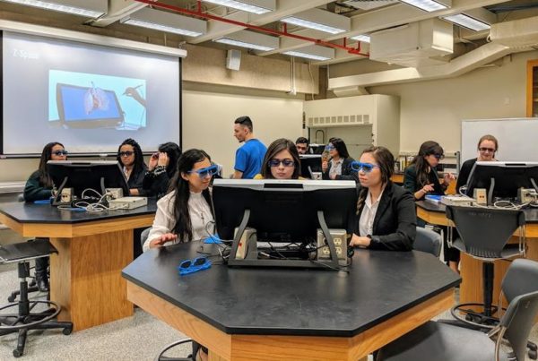 UTSA Hopes To Spark Interest In Rural Medicine With Virtual Reality Classes