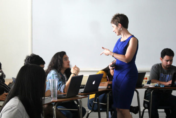 ‘¿Qué Es Una Lengua Pura?’: Latinx College Students Learn To Defend Their Use Of Spanglish