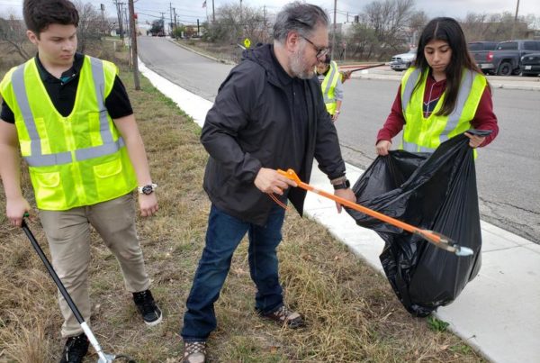 Students Practice Citizenship As They Beautify A Spot Of San Antonio