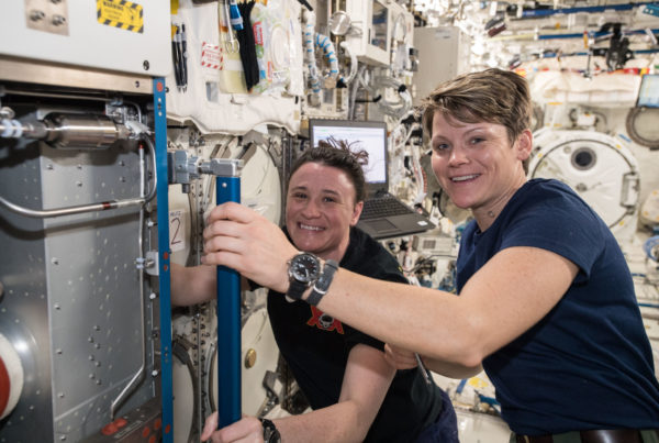 An Astronaut’s Guide To Coping With Social Isolation