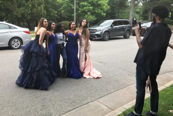 Dallas Photographer Donates Time To Capture Special Moments For High School Seniors