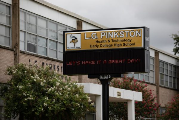 Dallas ISD Wants To Create Private Wireless Networks To Help Families Without Internet Access