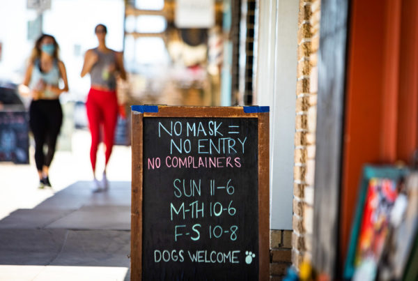 Despite Lifted Restrictions, Most Texas Restaurants Plan To Continue Masking And Other COVID-19 Precautions