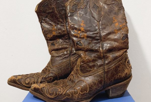 For Sarah Spellings, Boots And Glamor Can Go Together