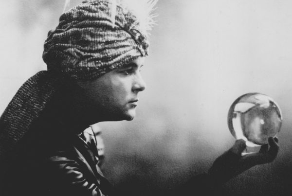 Psychics once ruled the airwaves thanks to the Texas-Mexico border and the magic of radio