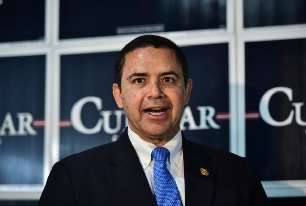 Analysis: For a few Texas politicians, a bad time for bad news