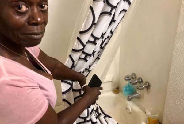 Southern Dallas apartment complex residents grapple with bug infestations, faulty electrical outlets