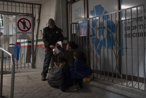 Calls for Biden to restore asylum procedures amplify after court blocks Title 42 border policy