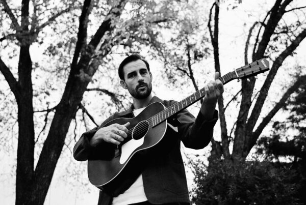 Fatherhood’s late-night lullabies inspire hushed sound of Robert Ellis’ ‘Yesterday’s News’