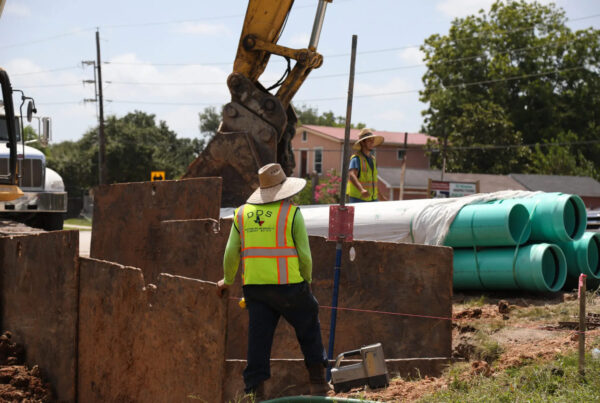 Houston’s outdoor workers are the most vulnerable to heat-related illnesses, yet laws have yet to pass to protect them