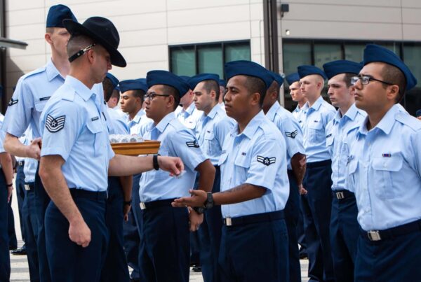 A revived program allows green card holders to become citizens faster if they enlist in the military