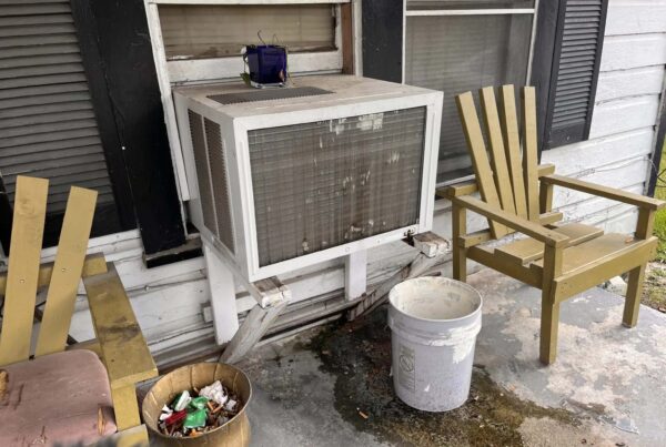 ‘I was sweating like a dog:’ How Houstonians without adequate air conditioning cope during heat wave