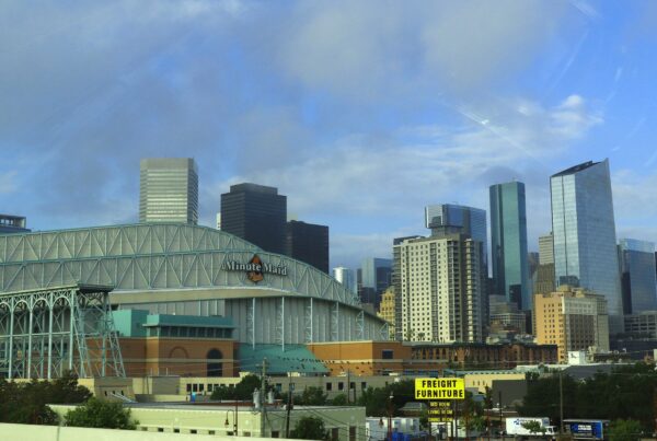 Rangers lead Astros in race to represent Texas in the World Series