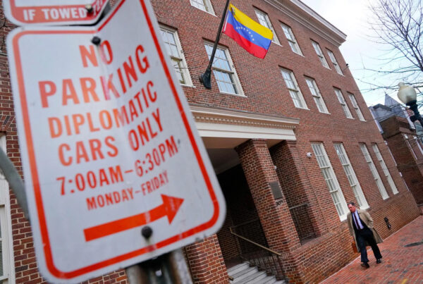 ‘No solution’: Houston’s growing Venezuelan population lacks consular services