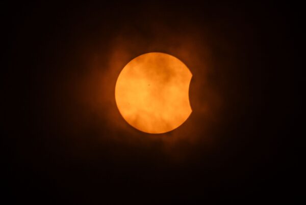 ‘Everyone here is a scientist’: Understanding the ‘observer effect’ during an eclipse