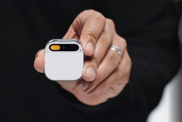 Humane Ai Pin’s bad reviews aggravate some tech fans