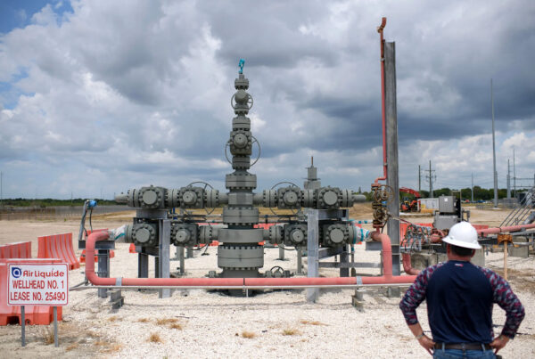 Texas energy companies are betting hydrogen can become a cleaner fuel for transportation