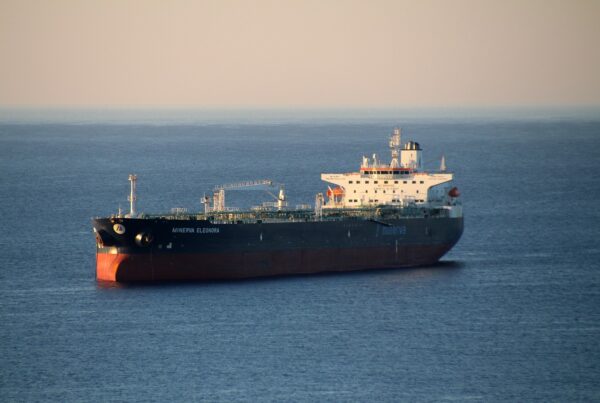 Offshore oil terminal design raises questions about safety