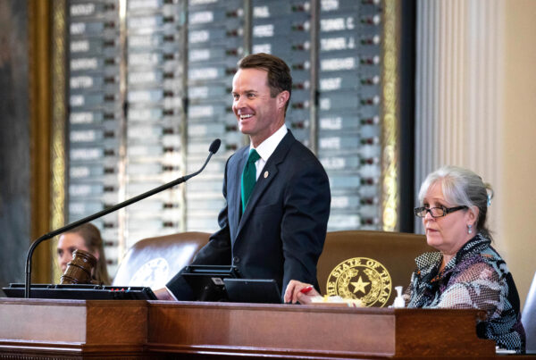 Amid mounting pressure, Texas House Speaker Dade Phelan bows out of leadership reelection bid