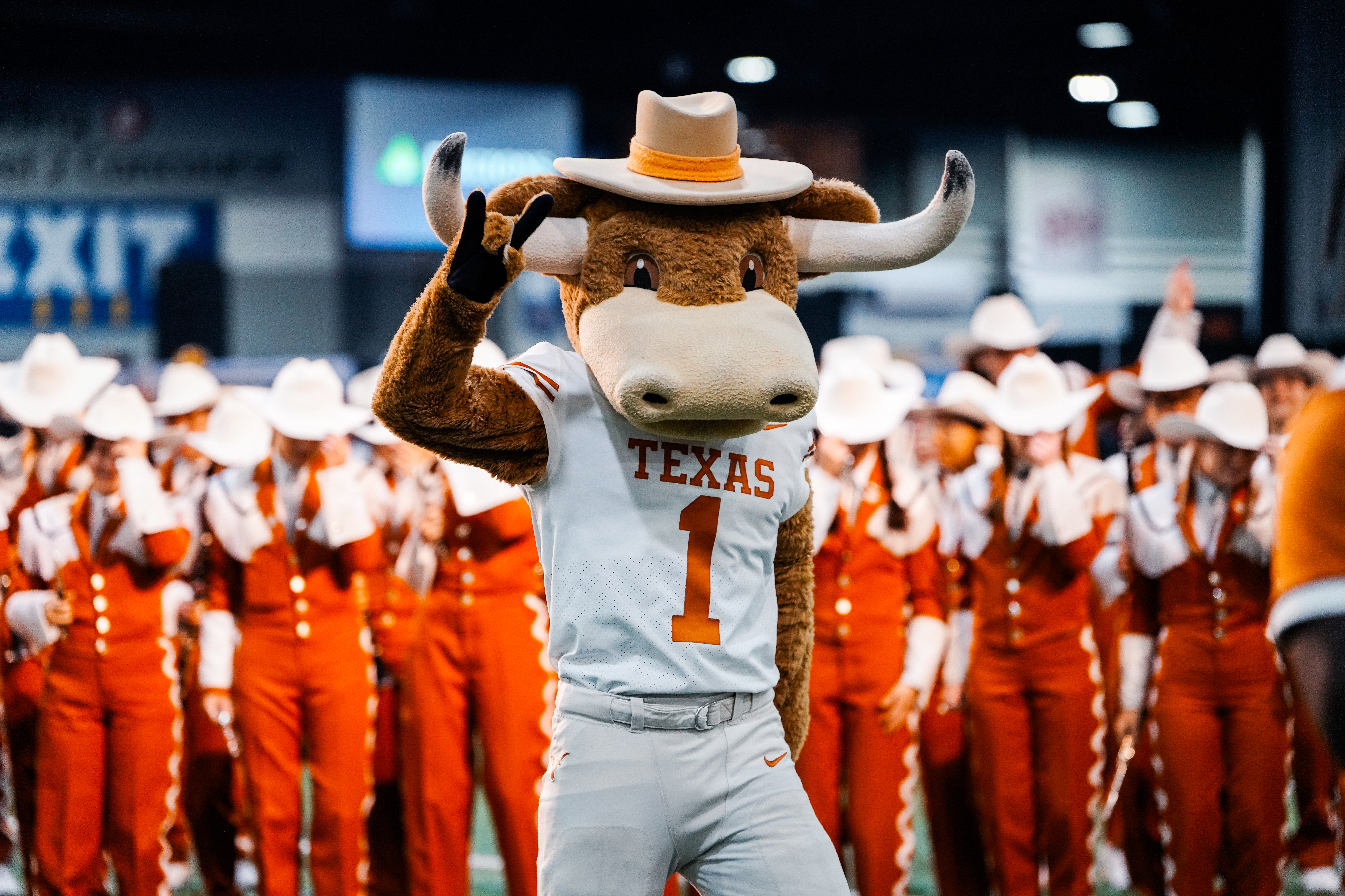 College Football Playoff semifinals: Ohio State is favored, but can Texas pull off an upset?
