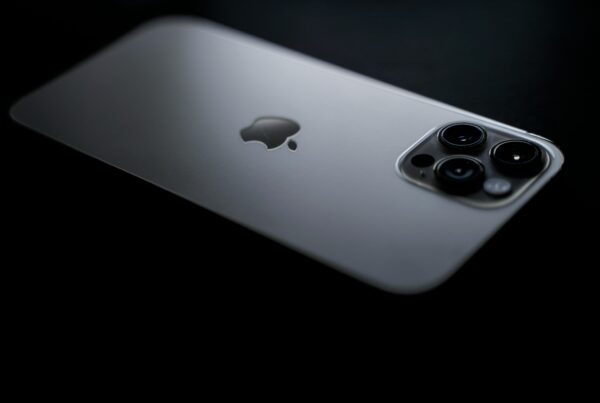 Apple looks to expand off-grid iPhone offerings via satellite