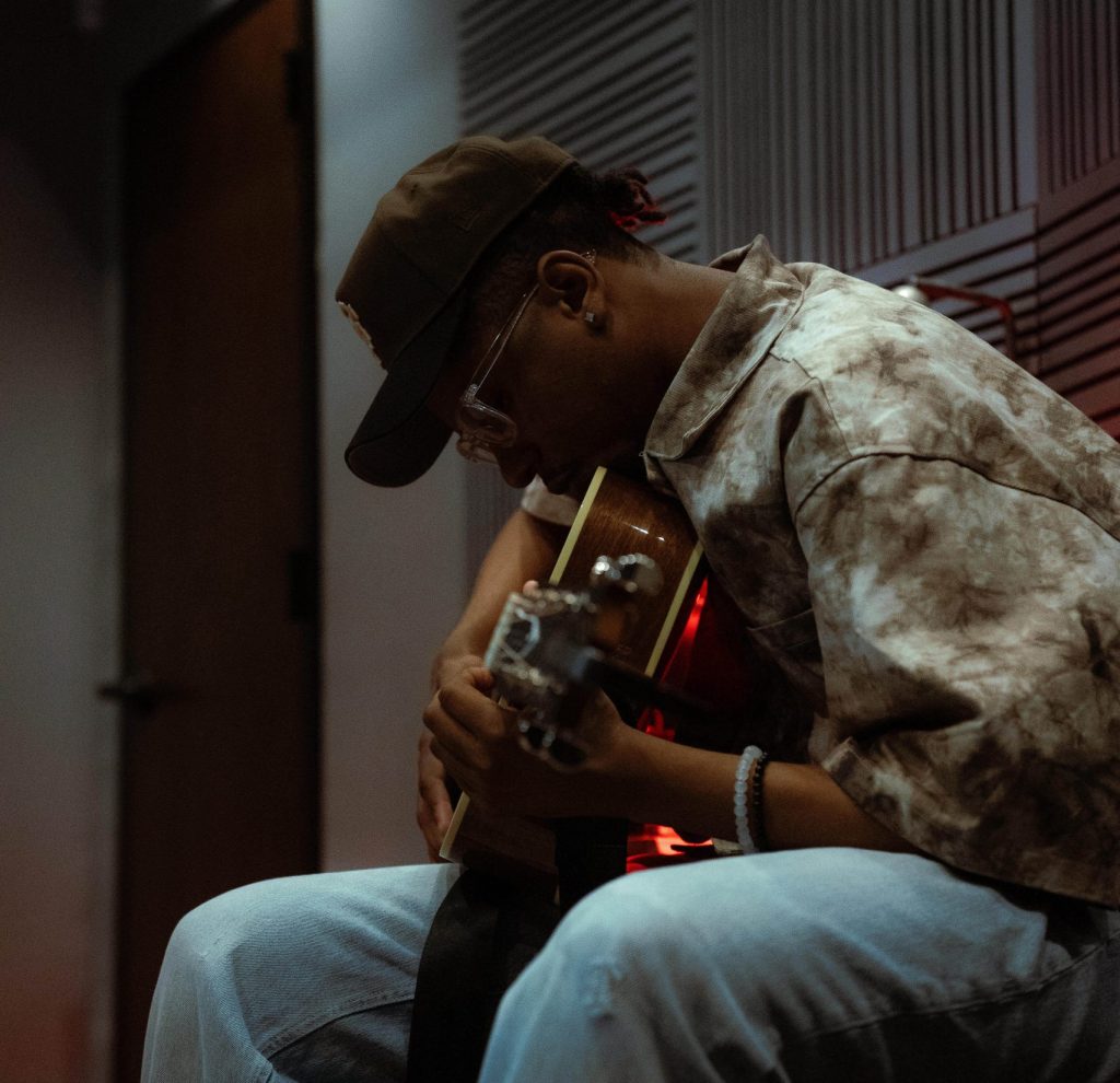 ‘Deeper than the accent’: Austin artist Kennon shares his transition from R&B music to country