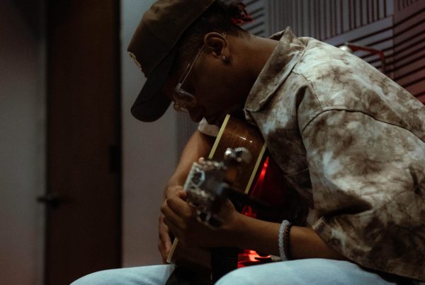 ‘Deeper than the accent’: Austin artist Kennon shares his transition from R&B music to country