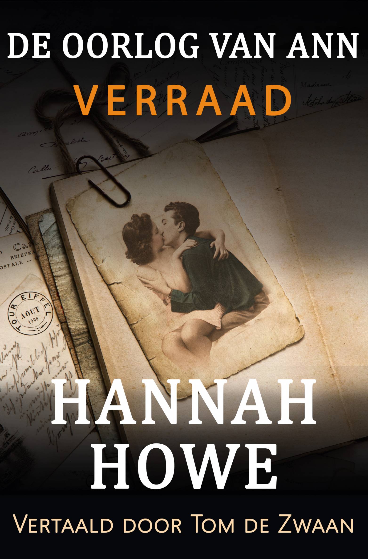 This image is the cover for the book De Oorlog van Ann - Verraad