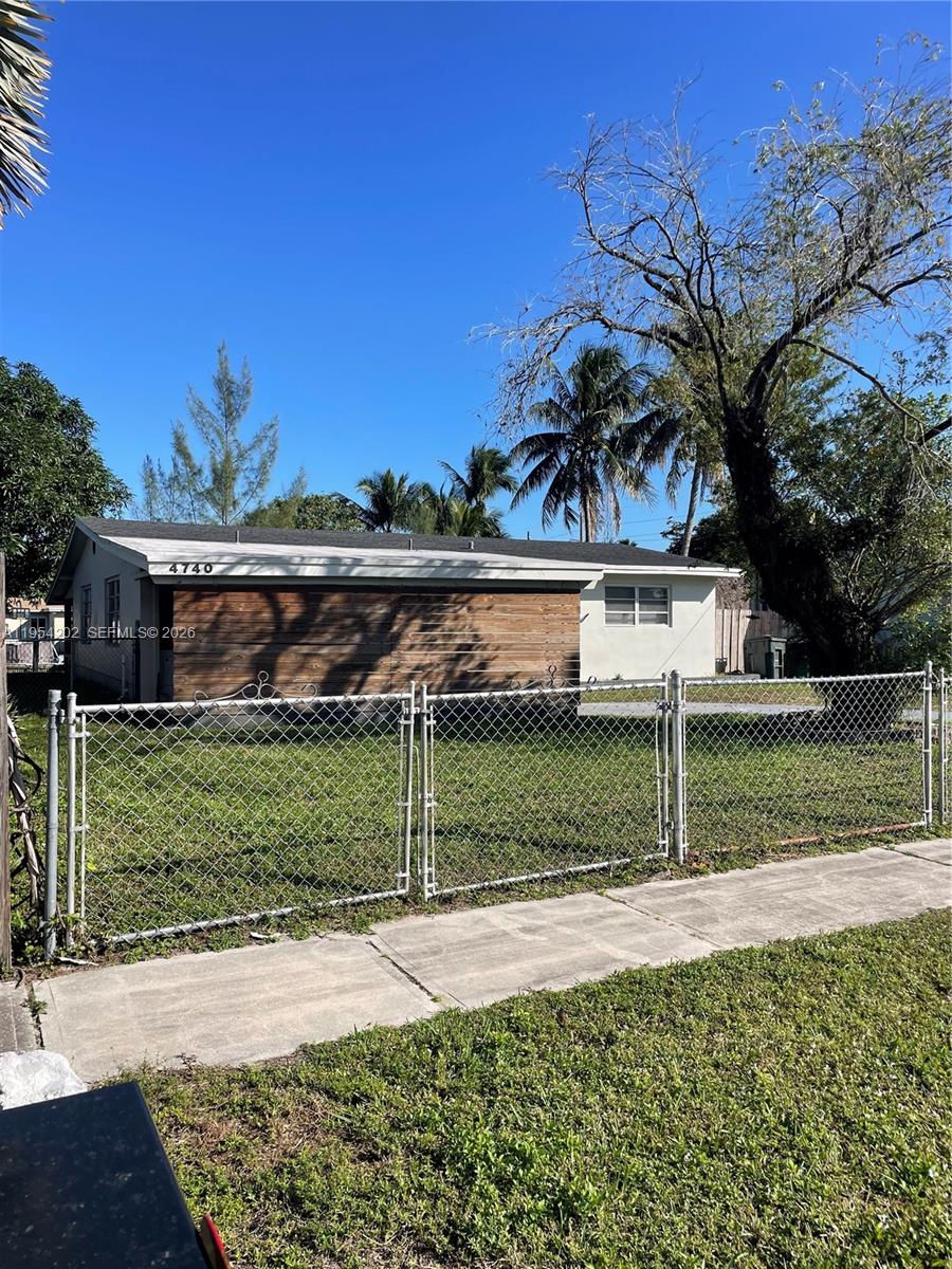 4740 SW 43rd Ave Dania Beach fl 33314