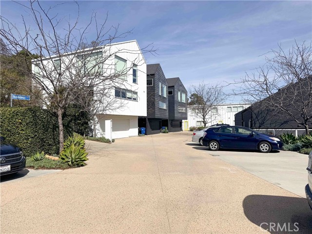 2022 Blackbirds Way Echo Park CA 90026