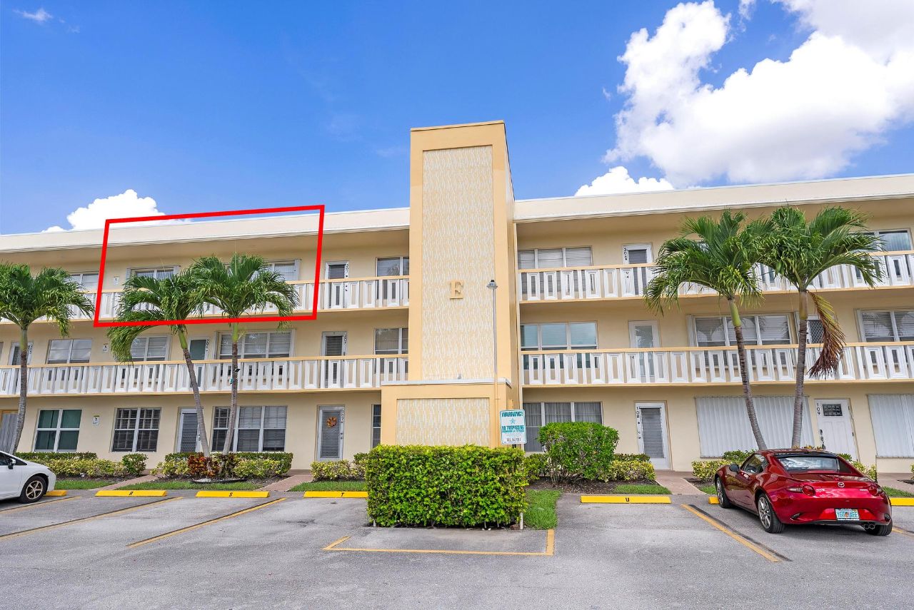 306 Wellington E West palm beach Fl 33417