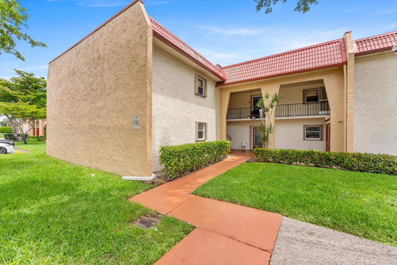117 Lake Dora Drive West palm beach Fl 33411