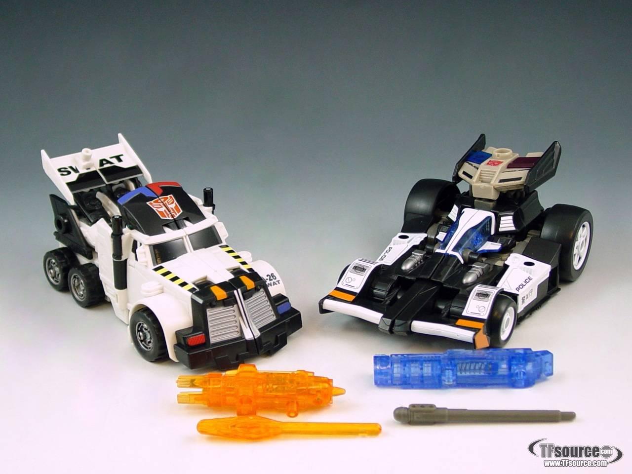Mega Class SWAT Team Prowl and Checkpoint Transformers Energon Hasbro