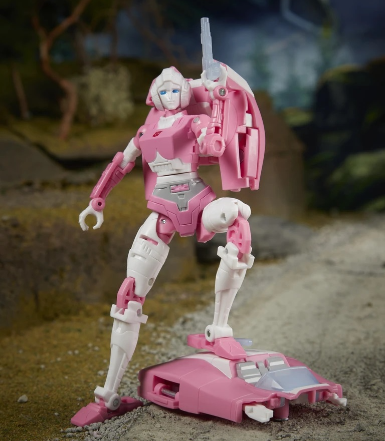WFCE17 Arcee Transformers War for Cybertron Earthrise Chapter