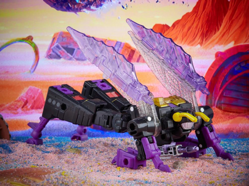 Kickback Legacy Deluxe Class Transformers Generations Legacy