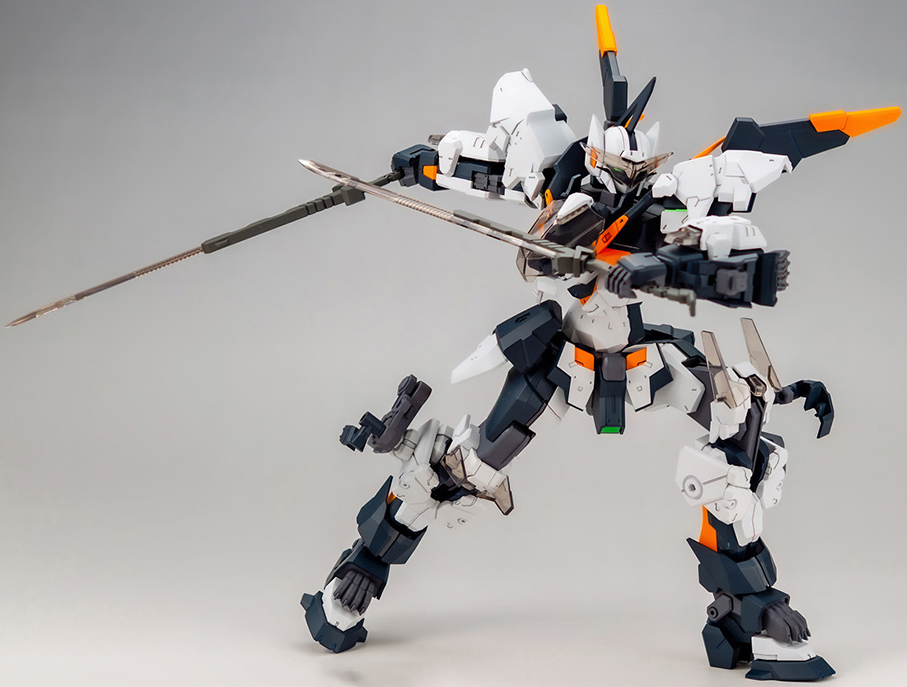 Hundred Edge Arma 1/100 Scale Model Kit | Yu-Mo Code Beast | Wave