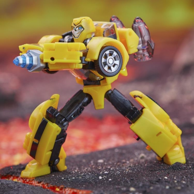 TL-65 Animated Universe Bumblebee Japanese Version Deluxe Class