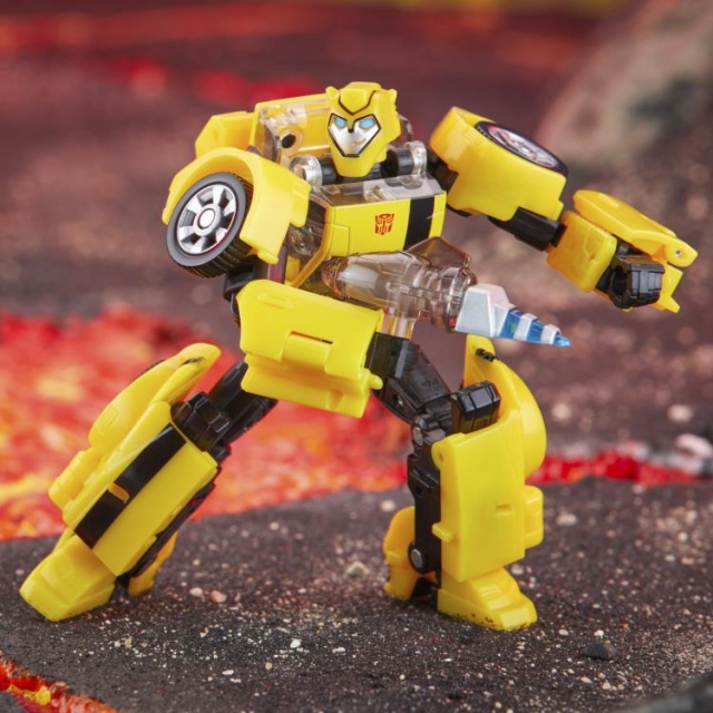 TL-65 Animated Universe Bumblebee Japanese Version Deluxe Class