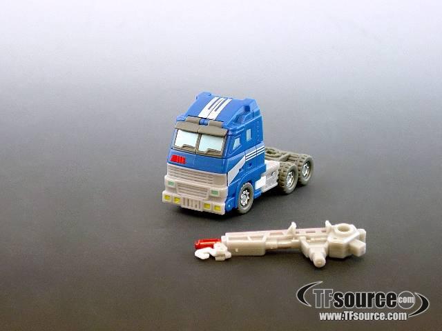 Cybertron - Armorhide - Loose - Missing Silver Earth key
