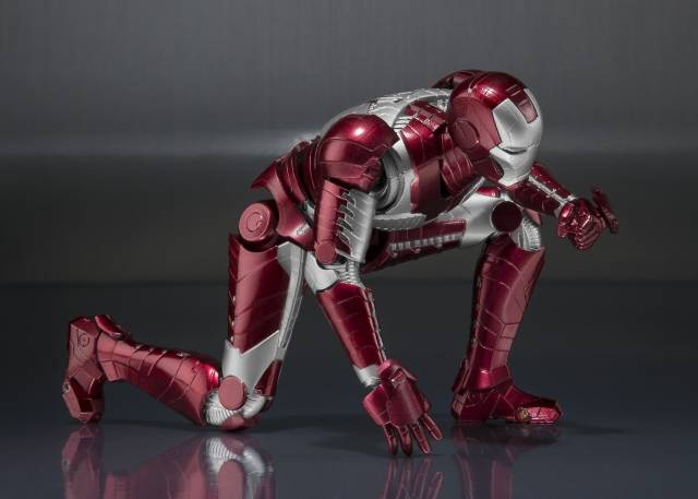 Iron Man Mark 5 and Hall of Armor Set S.H. Figuarts | Bandai 