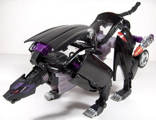 Ravage | Jaguar XK | Transformers Alternators Figure | Toygeek