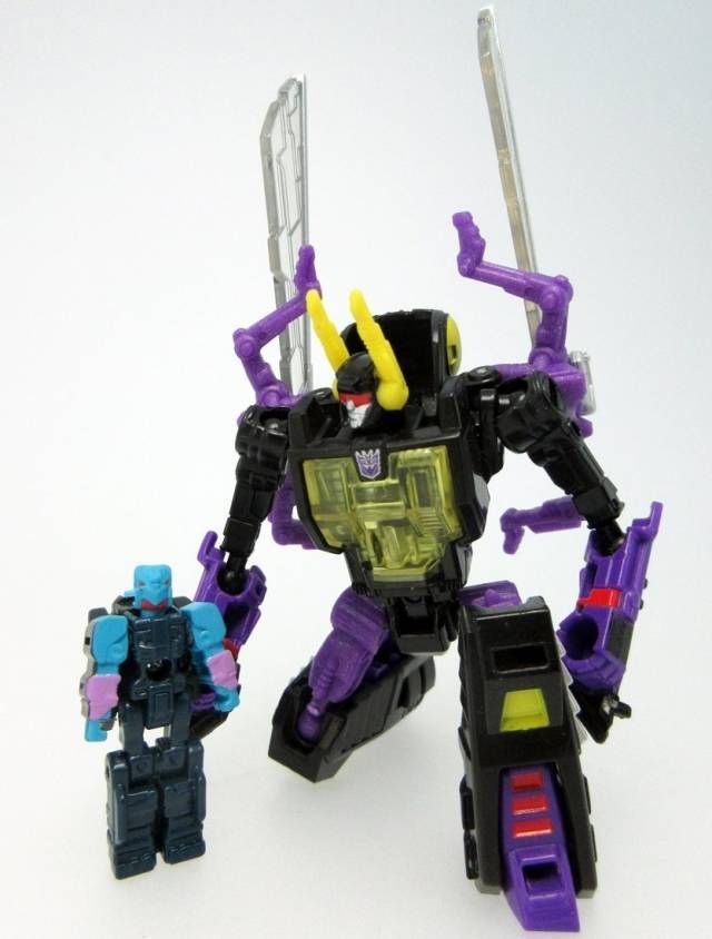 LG47 Kickback with Clouder | Japanese Transformers Legends