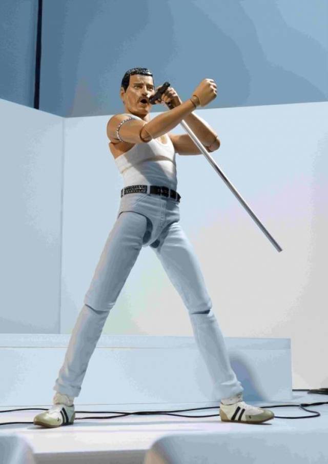 S.H. Figuarts Freddie Mercury | Live Aid Version