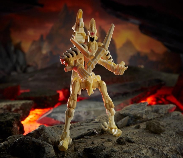 Hasbro Transformers Generations Selects WFC Kingdom Deluxe Wingfinger